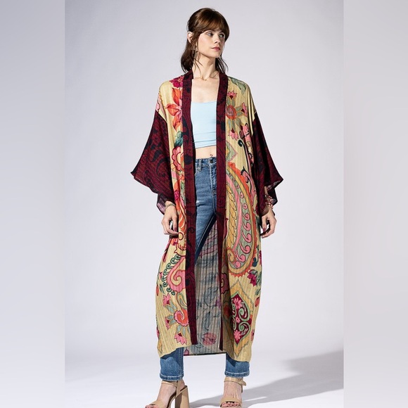 Tops - K70. FIREKISS DAHLIA PAISLEY KIMONO
